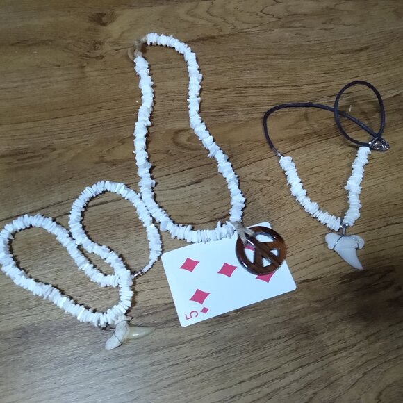 Lot Of 3 Very Cool Shell Necklaces With Pendants - Picture 7 of 8